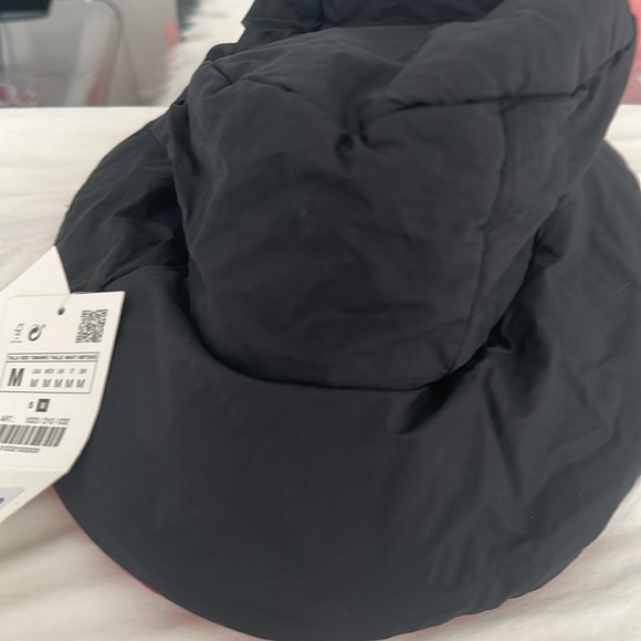 Perfect for spring 🌸Zara reversible hat - Picture 2 of 3